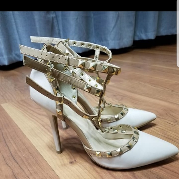 Nude heels! - Picture 1 of 4